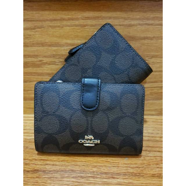 

coach med corner zip mahogany / brown true red 725rb eta 3-4w