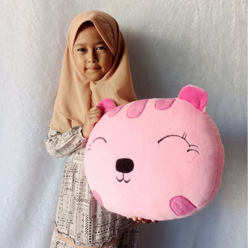 boneka bantal kepala karakter kucing cantik