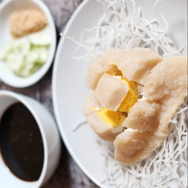 

Pempek Kapal Selam
