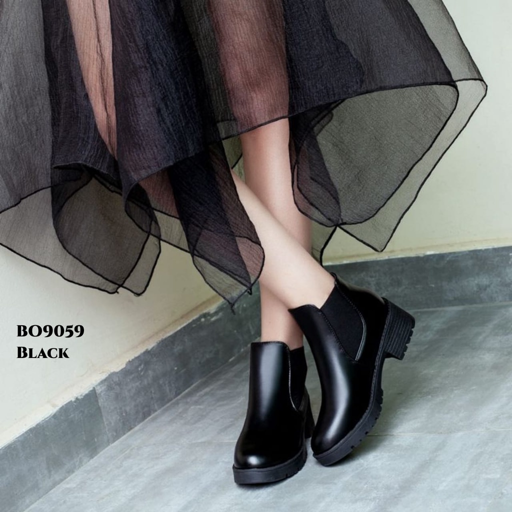 RESTOCK WYN SEPATU BOOTS PLATFORM STYLISH KOREA BO9059