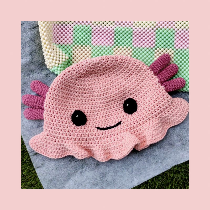 Topi Rajut Karakter Axolotl Bucket Hat