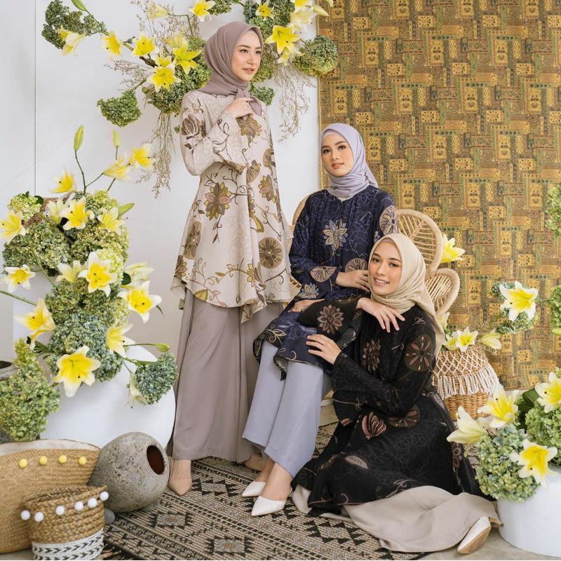 Heaven Lights - Hamra Tunik