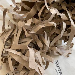 Kertas serutan cacahan schreded paper Baru dan Murah Kertas serutan cacahan schreded paper Baru dan Murah