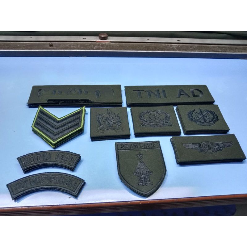 Papan nama,pangkat,Brivet untuk baju pdl TNI AD