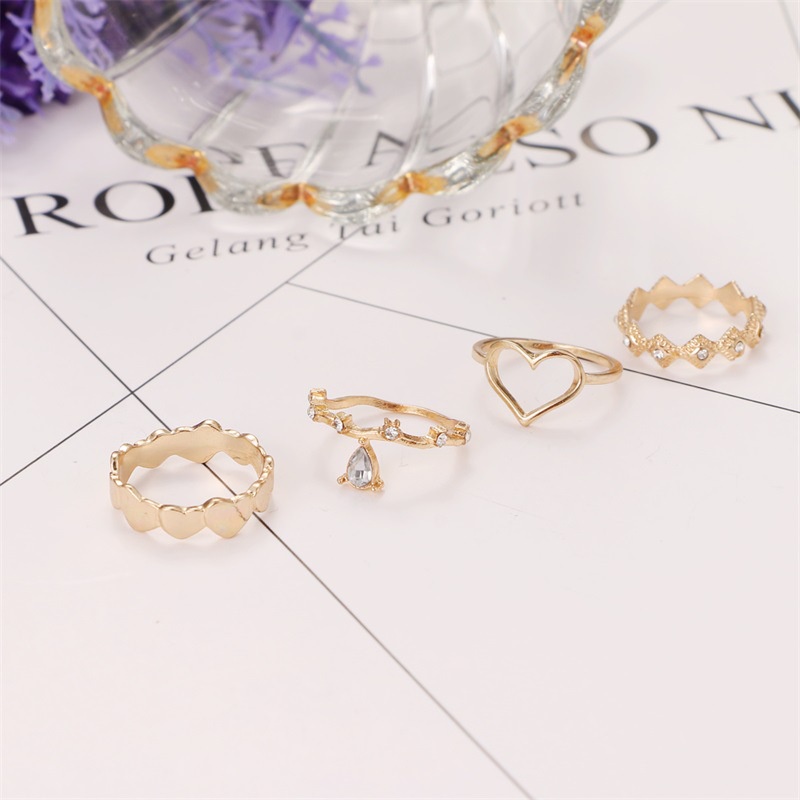 4 piece set crystal love heart combination ring set all-match fashion Punk ring for women