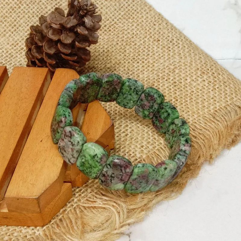 Gelang Batu Ruby Zoisite
