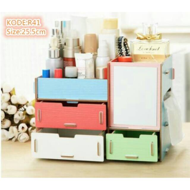 Rak Kosmetik Bahan Kayu dengan Cermin