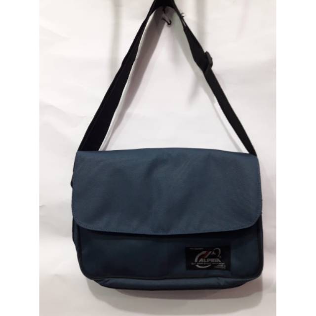 Tas selempang Alpina T-122