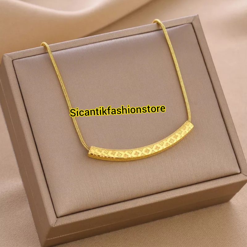 Kalung Titanium Gold Liontin Lvv Fashion Wanita Terlaris Anti Karat Selamanya Kalung Wanita Korea Terbaru Kalung Wanita Gold Kalung Perak Silver 925 Perhiasan Wanita Kalung Wanita Terbaru Kalung Wanita Anti Karat Liontin LV Gold Liontin Gold