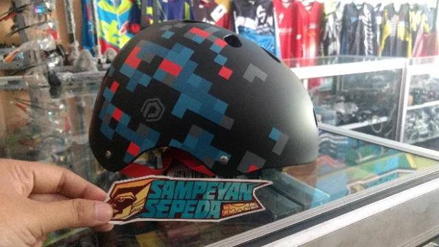 Helm BMX Sepeda Polygon Pixel Model Batok Hitam Size L