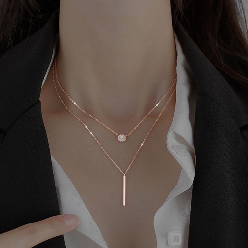 Kalung Rantai Multilayer Liontin Kalung Bulat Strip Bersinar Aksesoris Wanita Cantik