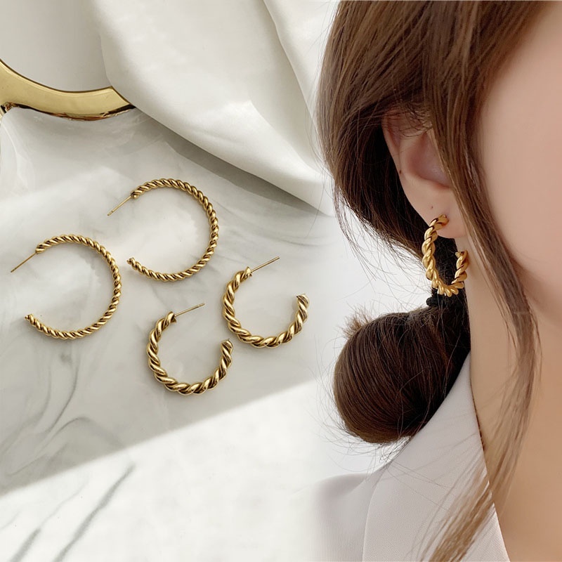 1 Pasang Anting Hoop Baja Titanium Berlapis Emas Perhiasan Fashion Wanita Gaya Twist Earring Stud