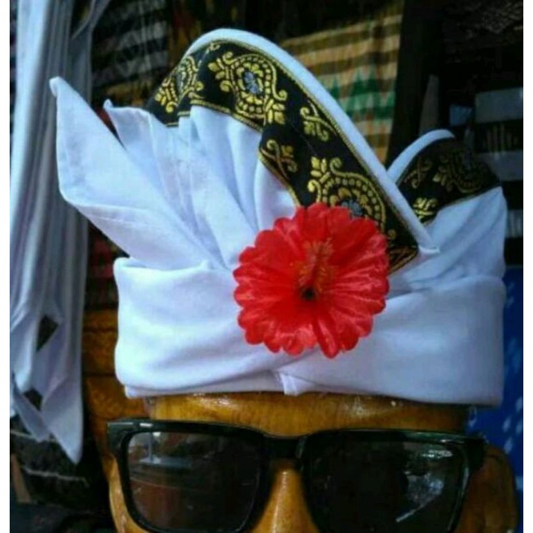 udeng putih ajeg bali