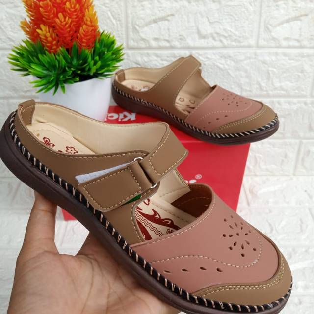 SEPATU SENDAL KICKERS SLOP WANITA ORIGINAL KODE  TS 01