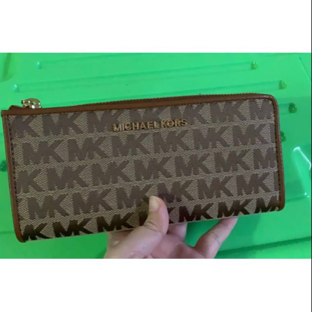 Michael kors jet set travel wallet