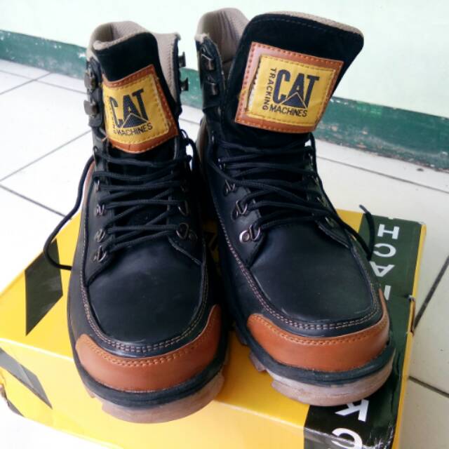 Sepatu Caterpillar Tracking Asli