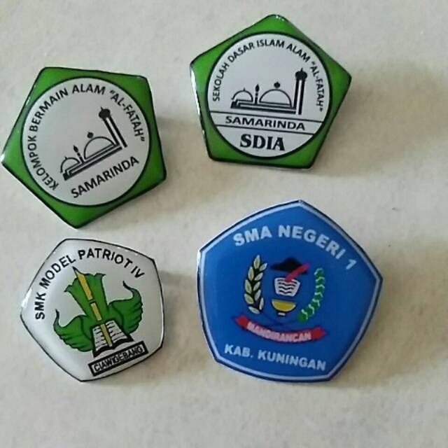 PO pin logo sekolah segilima