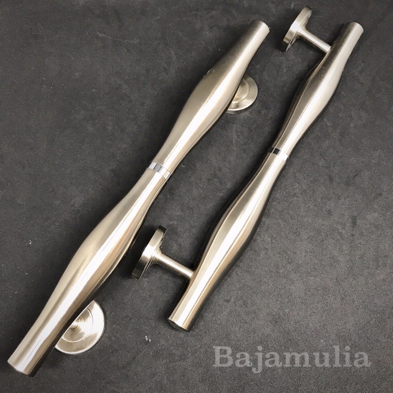 handel pintu / tarikan pintu / handel pintu kupu tarung / door handle