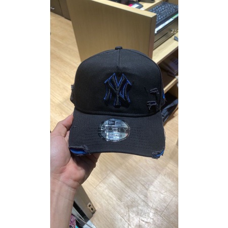 Topi New Era New York Yankee Damage Men's Cap - Black/Blue