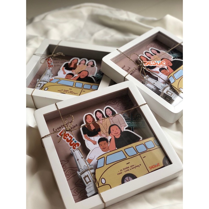 

Scrapbook Custom for Group, Graduation, Friends, Family