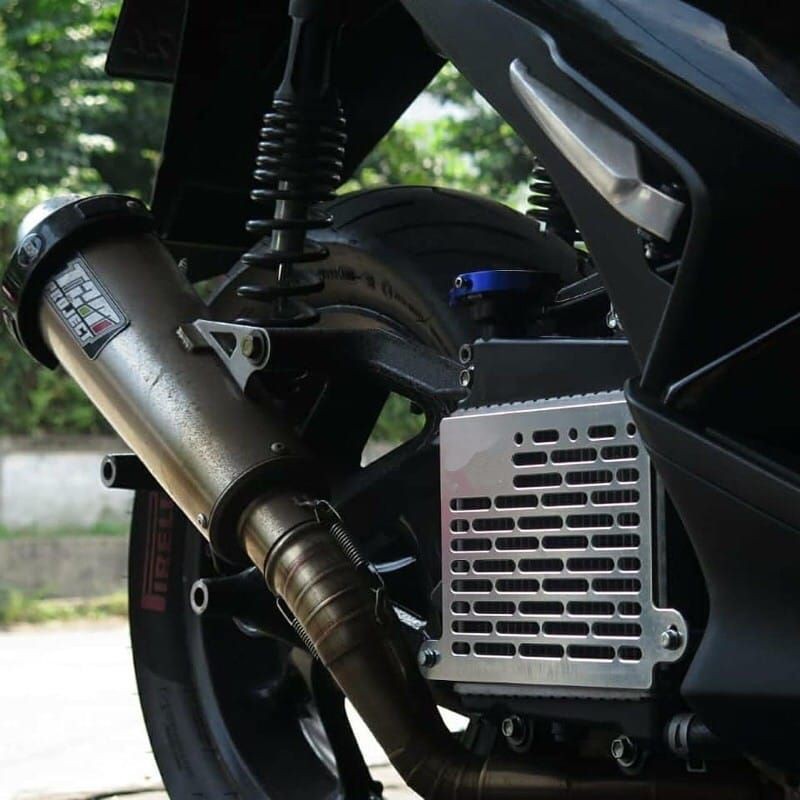 Cover Tutup Radiator Akai Racing Nmax Aerox Lexi Vario150 Pcx Adv150 Sudah Pnp Bahan Besi Crome Dan Hitam