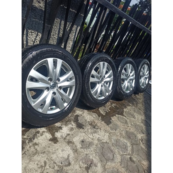 4 Velg R15 PCD 5x114+Ban 185/65 80% original Ertiga New apv mega carry innova grandmax luxio brv