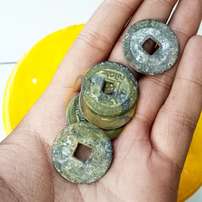 Uang Kepeng Pis Bolong Asli warna hitam untuk upacara