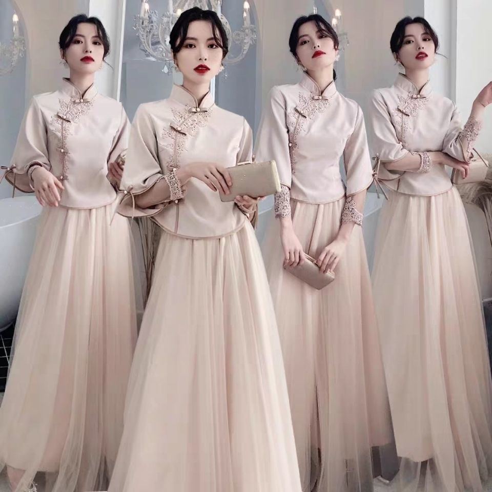 Bridesmaid dresses are long and elegant. You can usually wear Chinese retro improved cheongsam weddi