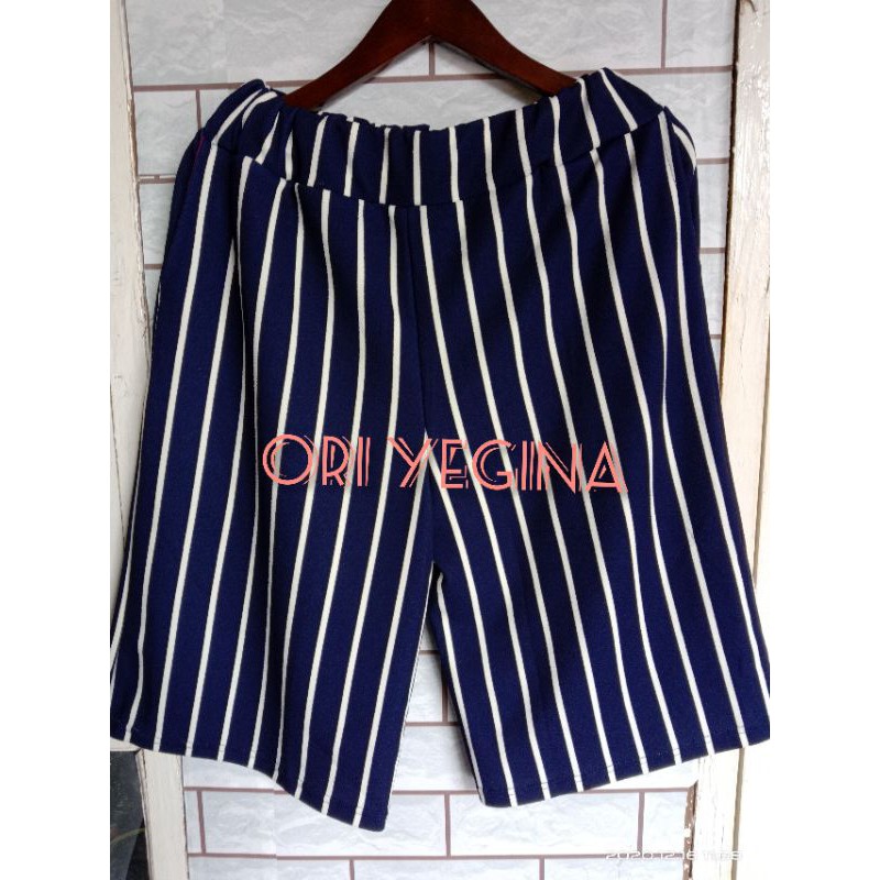 YEGINA KULOT 7/8 PENDEK SUPER JUMBO MOTIF SALUR BESAR MOSCREPE IMPOR.CELANA HARIAN JUMBO.CELANA