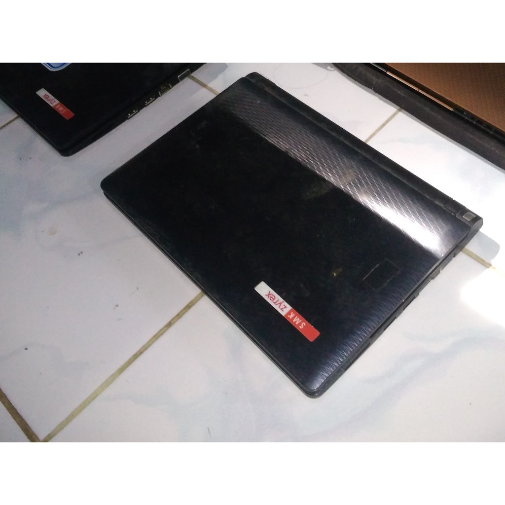 Laptop SMK Zyrek Rusak