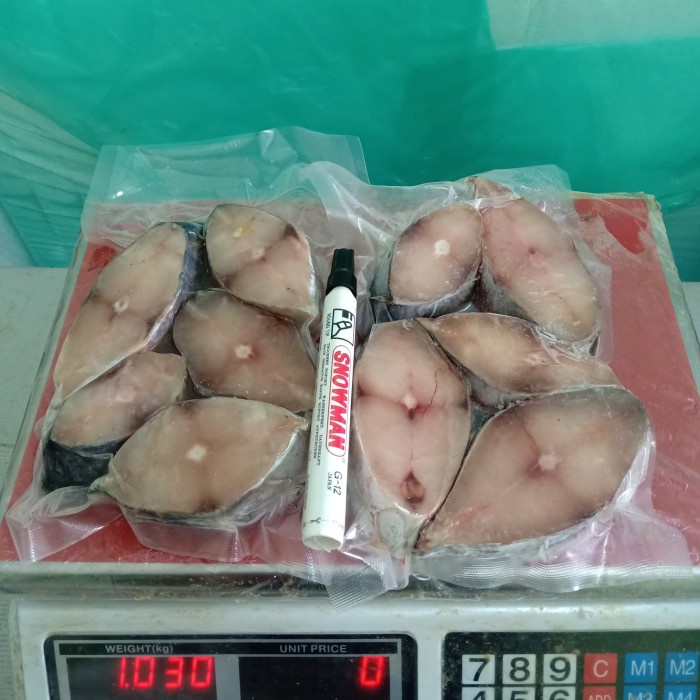 

Tenggiri Steak Fresh 1kg \ Tenggiri Potong