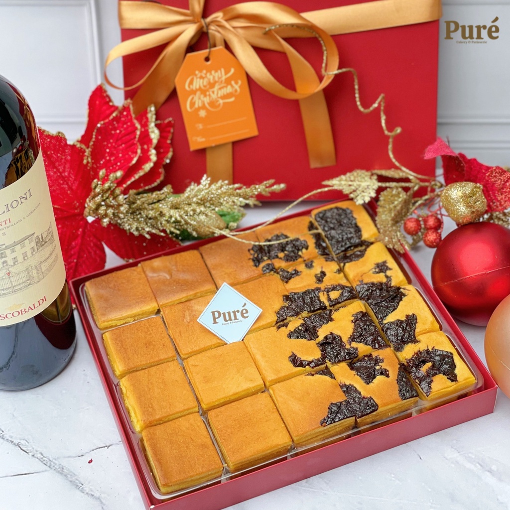 

Hampers / Gift Box / Parsel Natal / Christmas Hampers Box Lapis Legit Mix Prunes