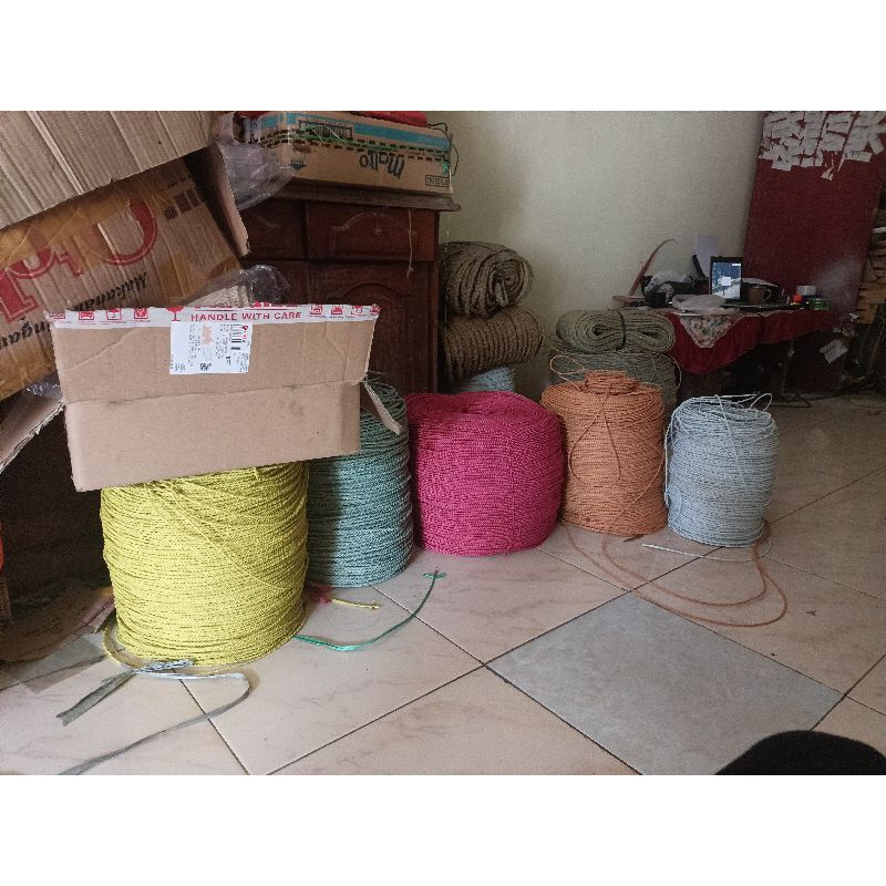 tali tambang rapia warna 3mm - 4mm tali benang layangan sawangan bahan kerajinan
