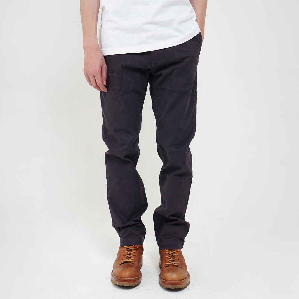 M.Gee Celana Chino Panjang Pria Protean Series MICCO C001 Dark Grey