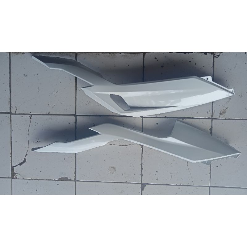 dasbor bawah dek kolong cover samping bawah motor Honda Vario 150/125 2018 new