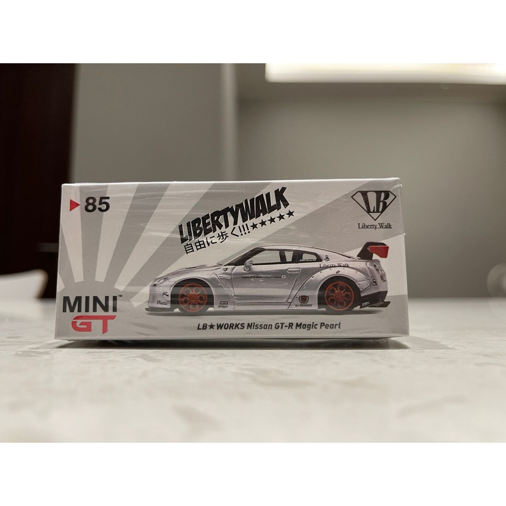 MiniGT Lbwk Nissan Skyline GTR GT-R liberty walk lb works Magic Pearl Mini GT