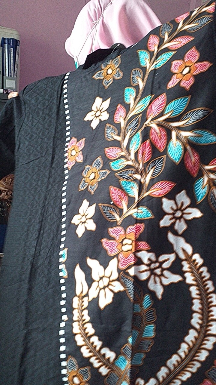 Maxi Cardi Mega Mendung Outer Batik Wanita Modis