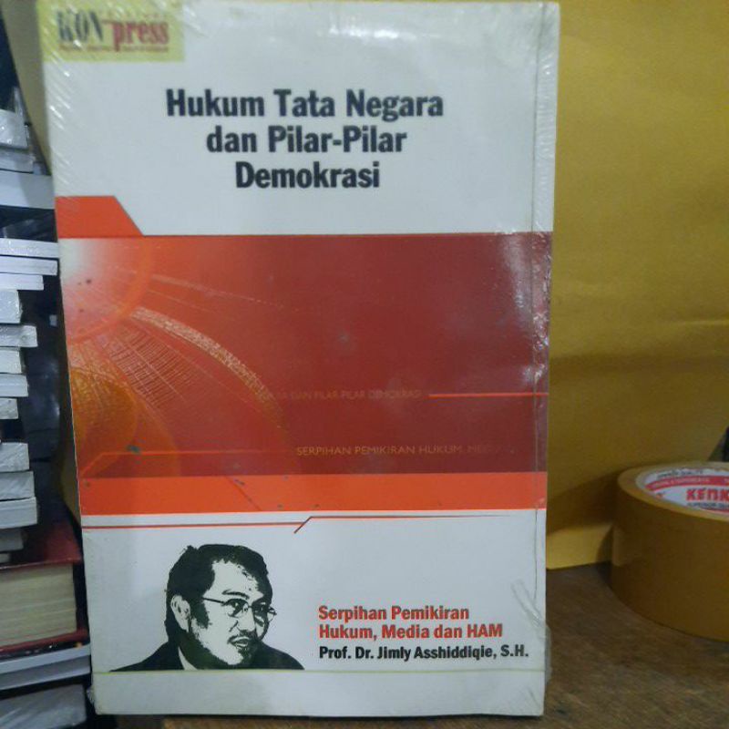 Hukum tata negara dalam pilar pilar demokrasi.