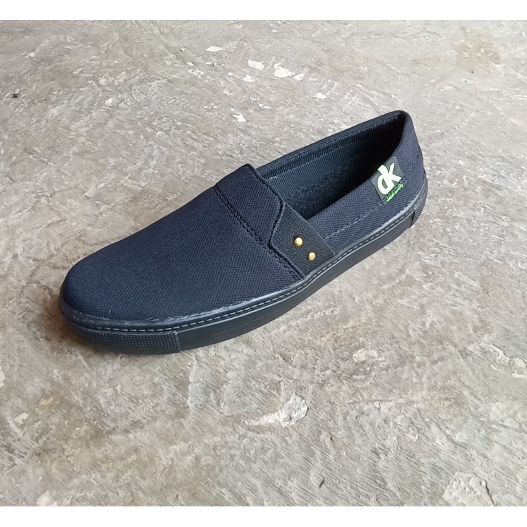 sepatu slip,on kasual pria tampatali flip flop.