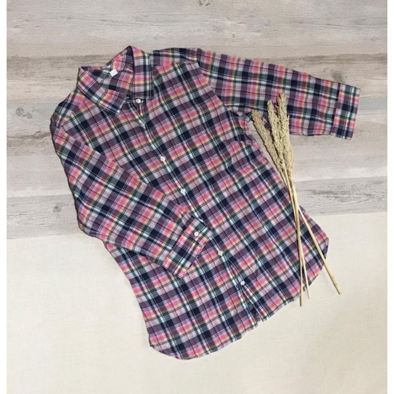 Preloved Kemeja Uniqlo Black Pink