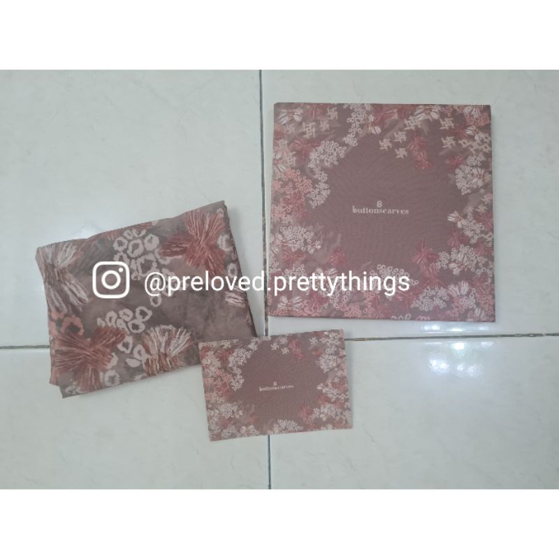 Preloved Buttonscarves Les Amities Reborn Mocha