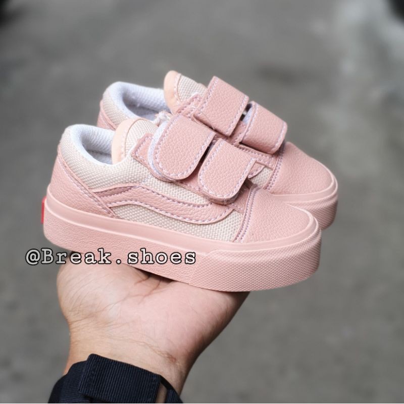 Sepatu anak oldskool peach velcro