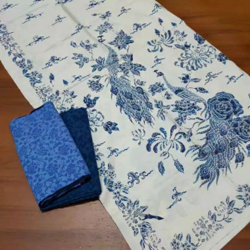 kain batik solo motif merak biru dasar putih tulang