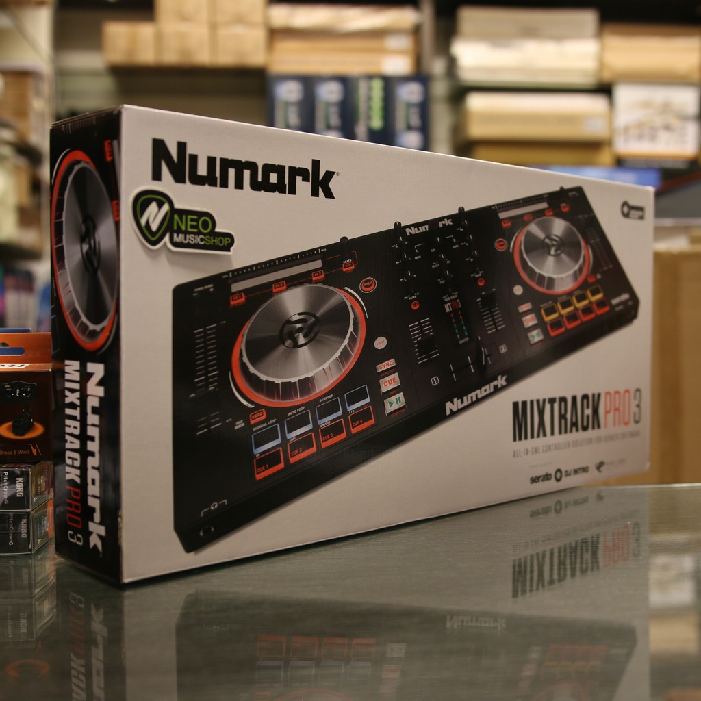 Numark MIXTRACK PRO 3 All-in-one DJ controller