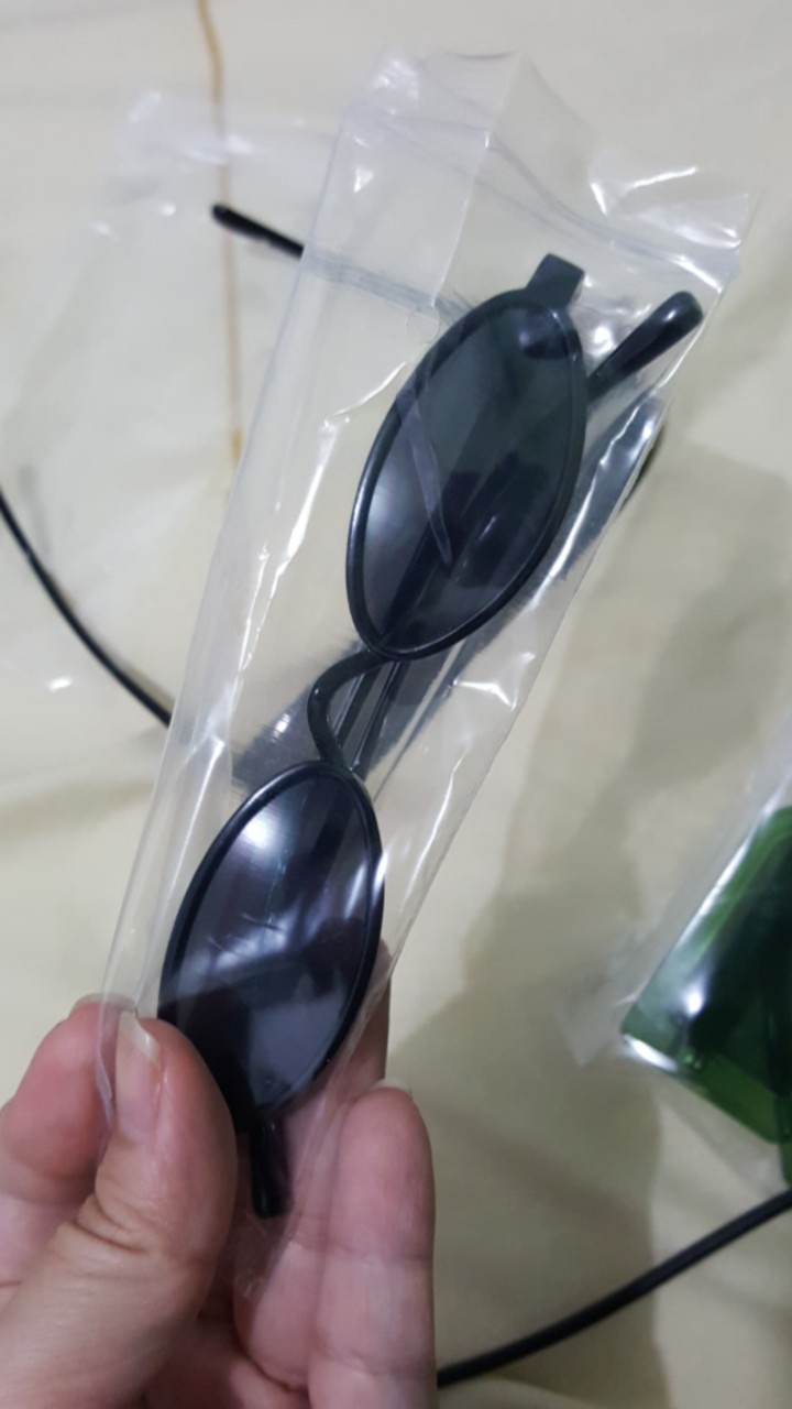 【bayar Di Tempat】kacamata Hitam Import Wanita Model Vintage Frame Plastik Kecil