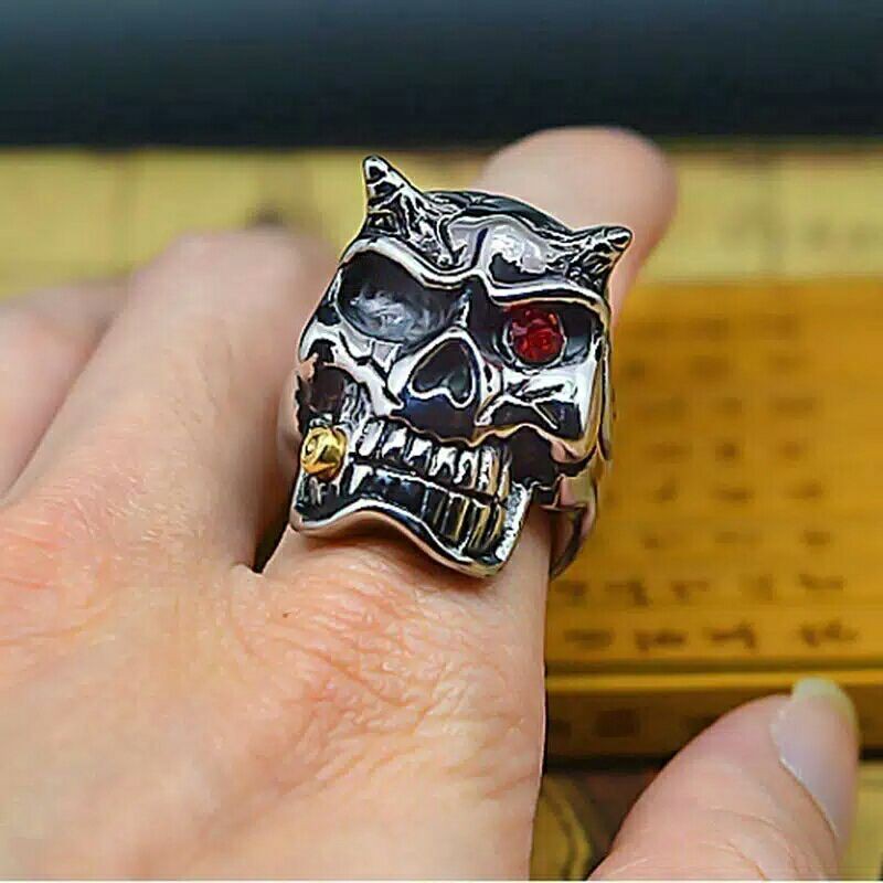 Skull ring Cincin pria tengkorak punk style red eye series