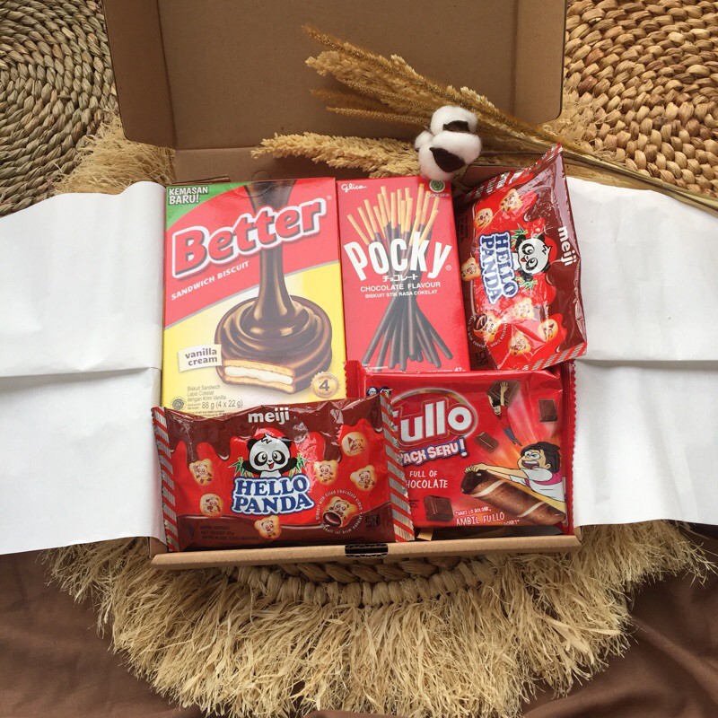 

SNACK BOX HAMPERS KADO WISUDA KADO ULANG TAHUN KADO ANNIVERSARY