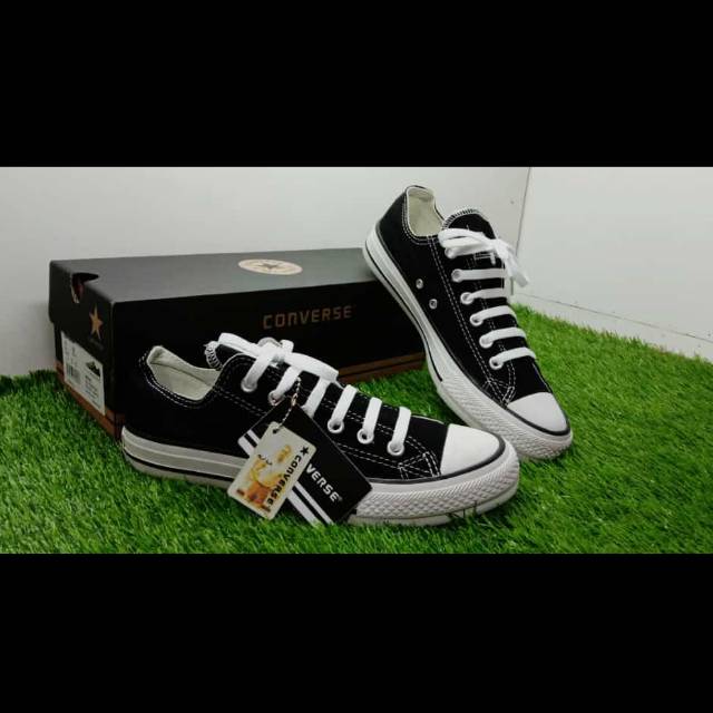 Sepatu sekolah converse
