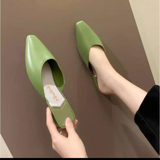 Sepatu wanita /slip on polos