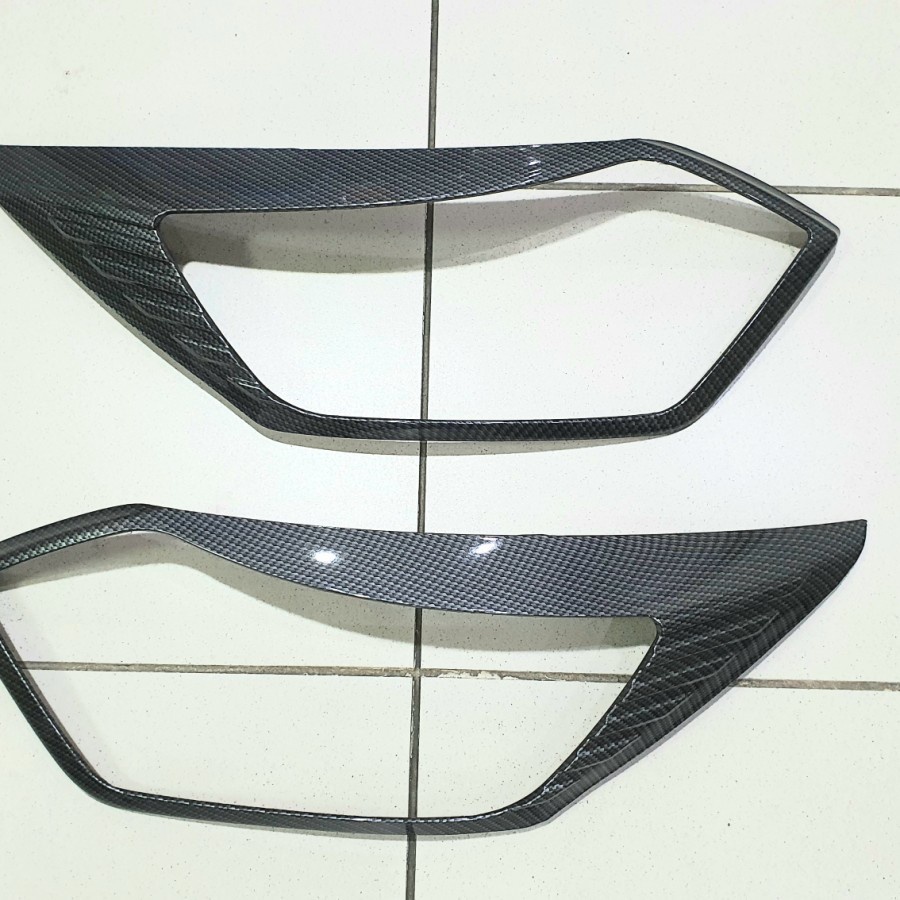 Garnish Lampu Depan Calya New 2019 - 2020 Carbon